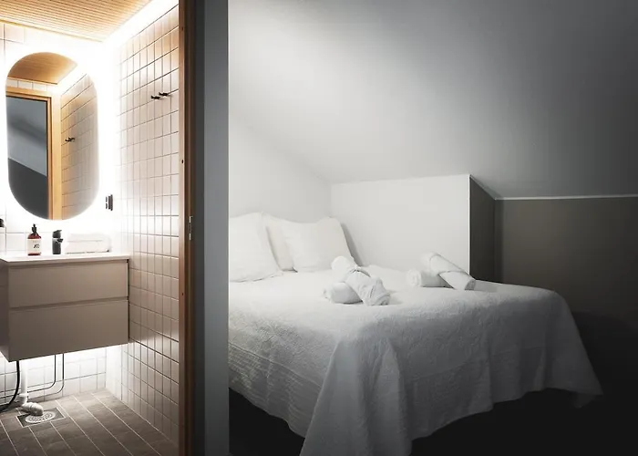 North - Hilltop Gielas Apartament