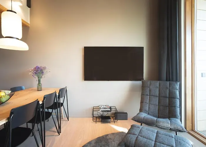 North - Hilltop Gielas 基蒂莱