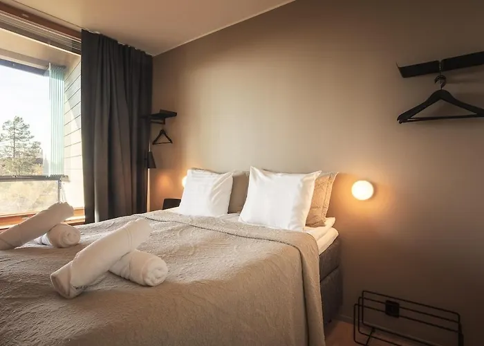 North - Hilltop Gielas