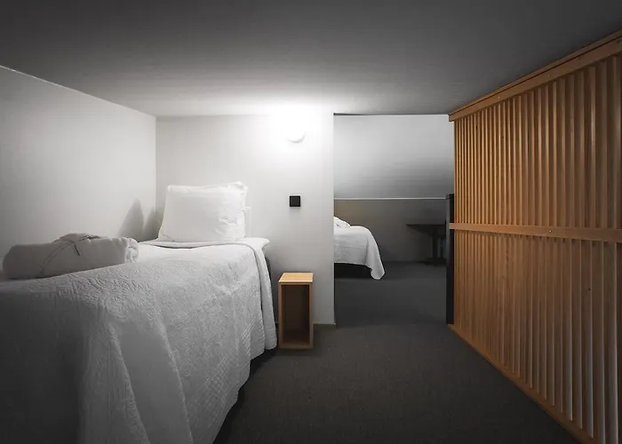 North - Hilltop Gielas *