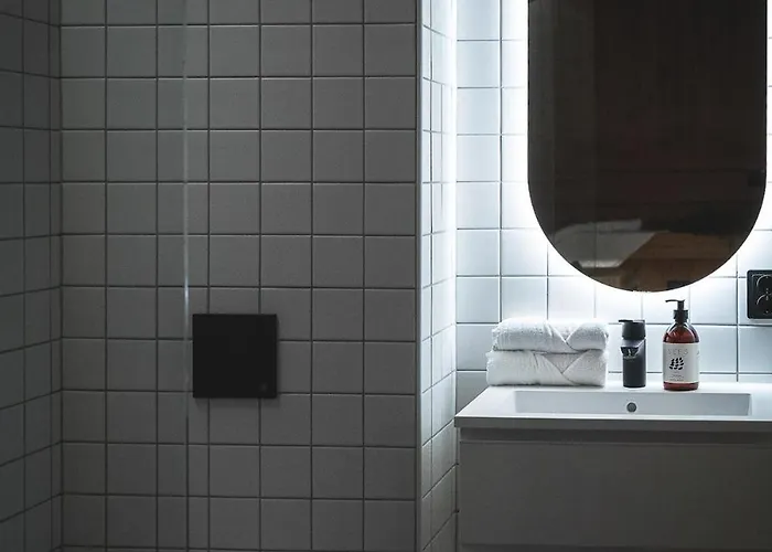 North - Hilltop Gielas *